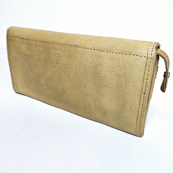 Fossil Leather Wallet - Picture 16 of 17